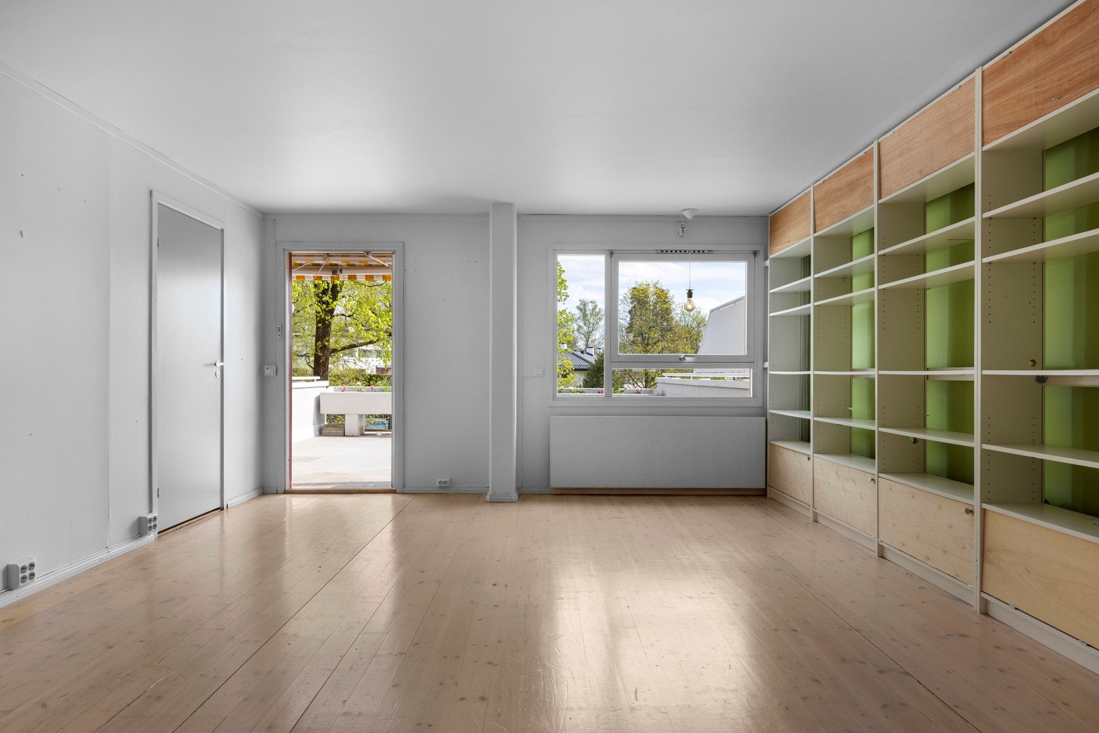 Utgang til terrassen fra stuen Galleribilde