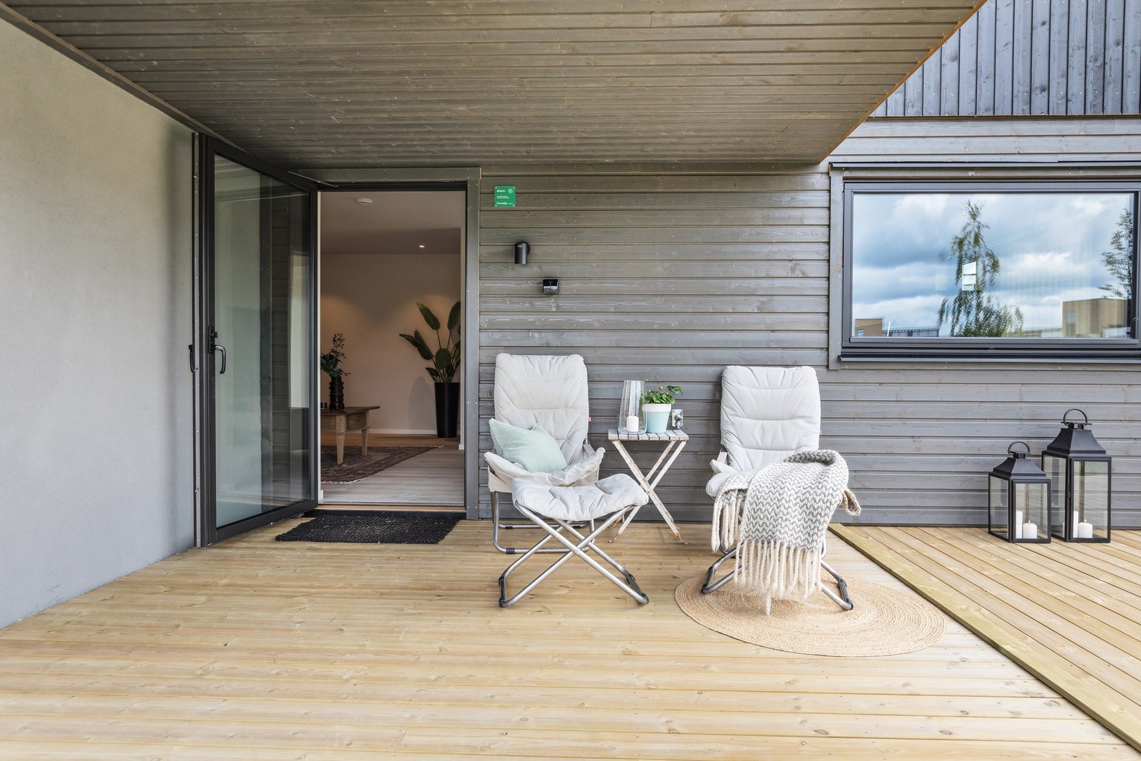 Overbygget del av terrassen på det nedre nivået. Galleribilde
