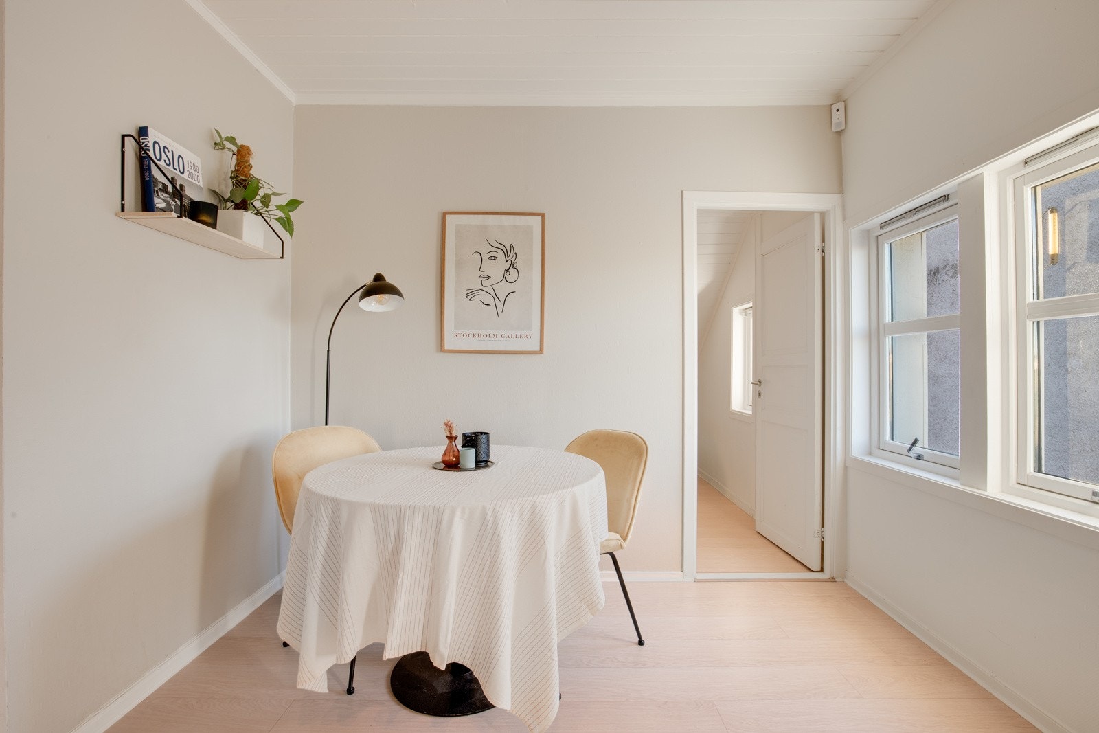 Det er god plass til en spisestue i leiligheten. Galleribilde