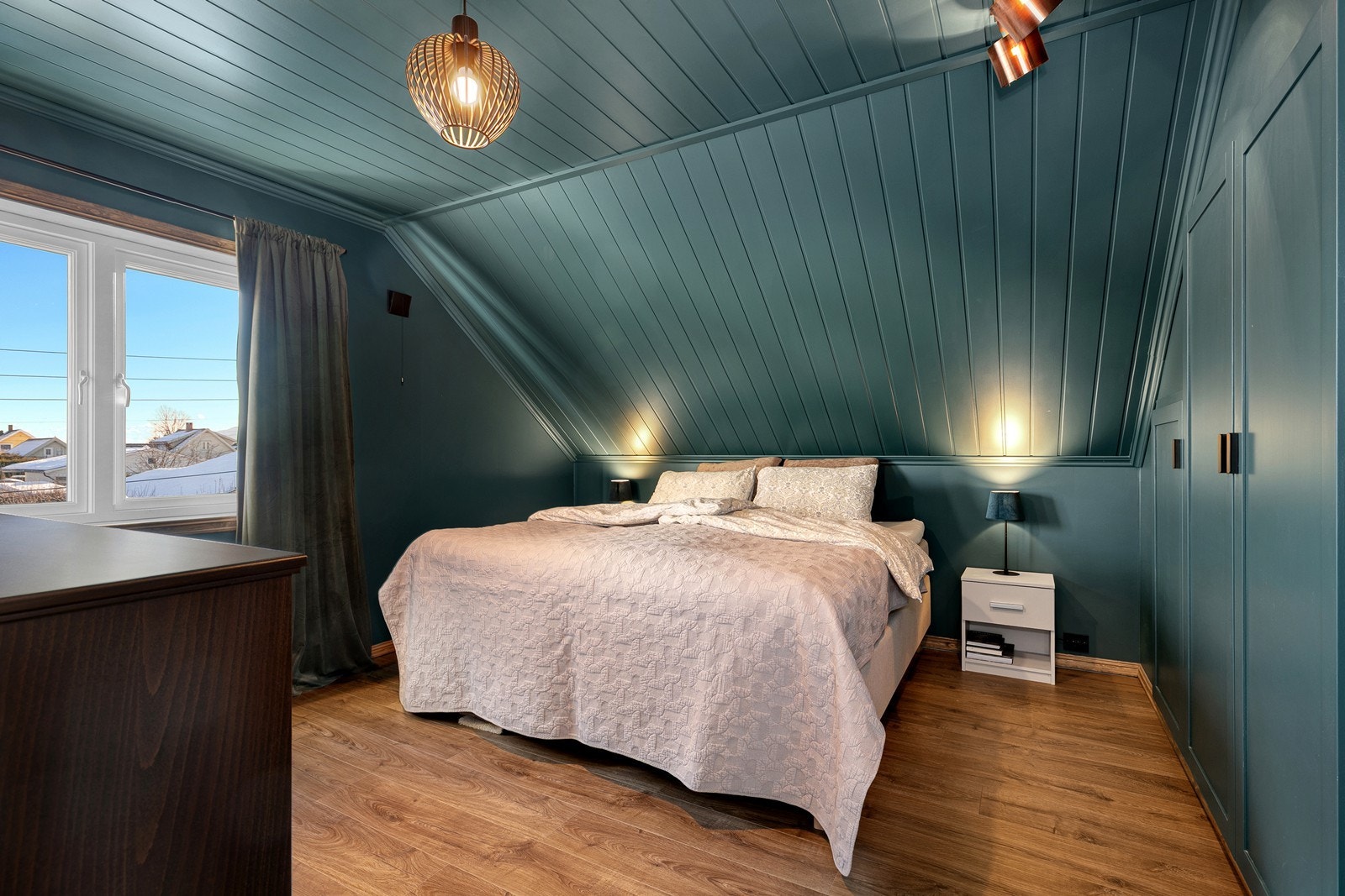 Alle boligens soverom ligger praktisk plassert i samme etasje. Galleribilde