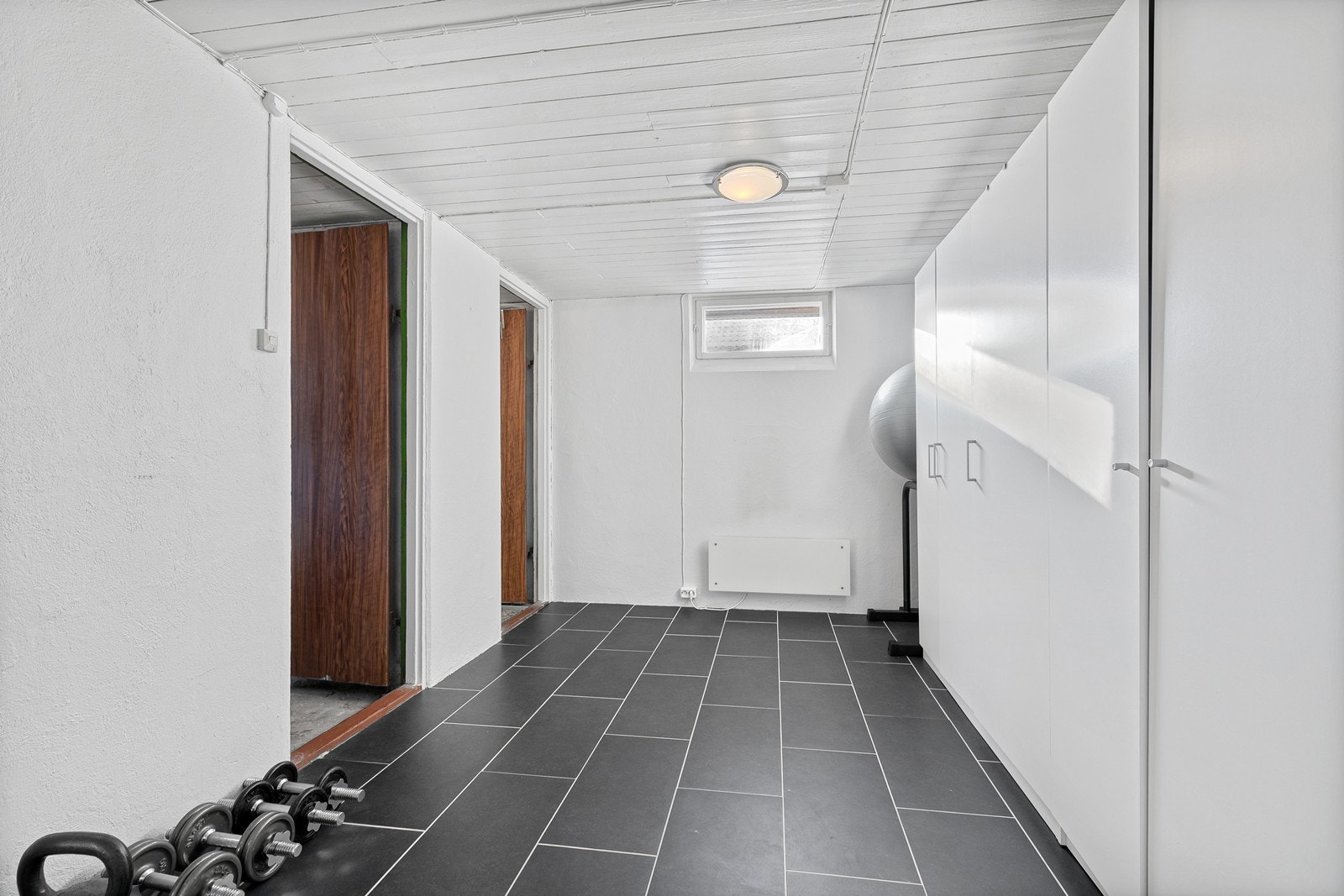 Videre har man 2 boder og omkledningsrom. Galleribilde