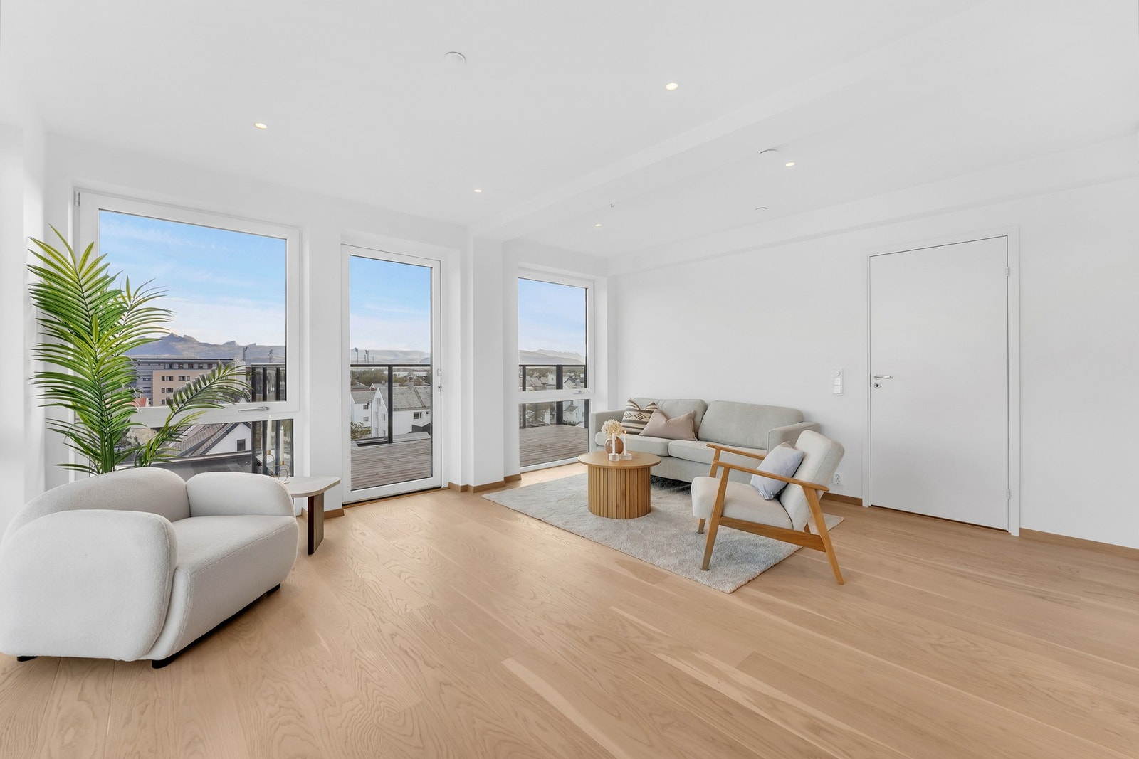 Leiligheten har vannbåren varme og balansert ventilasjon som sørger for et behagelig inneklima året rundt. Galleribilde