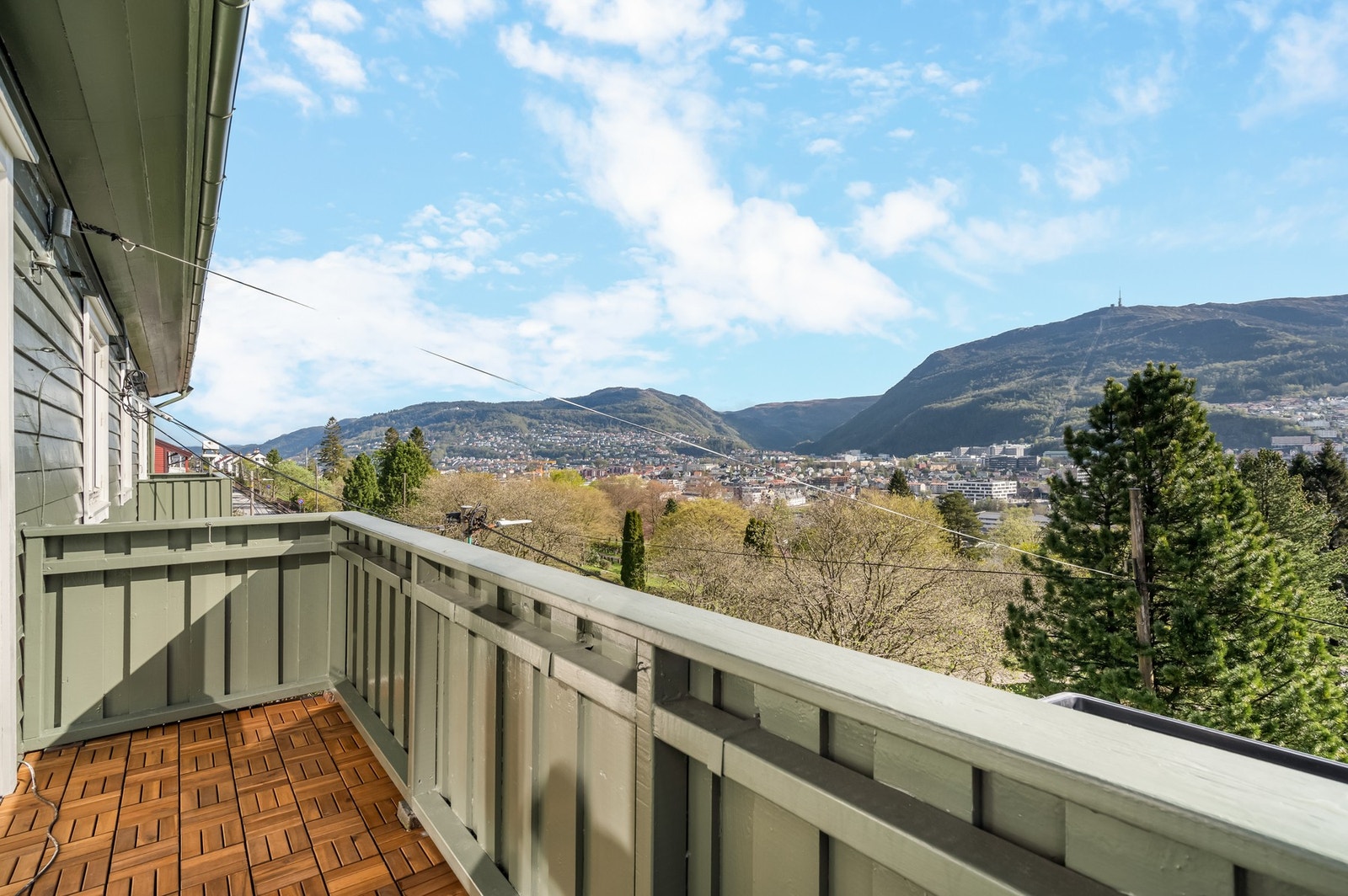 Altanen kan videre innredes med utemøblement og grill. Galleribilde