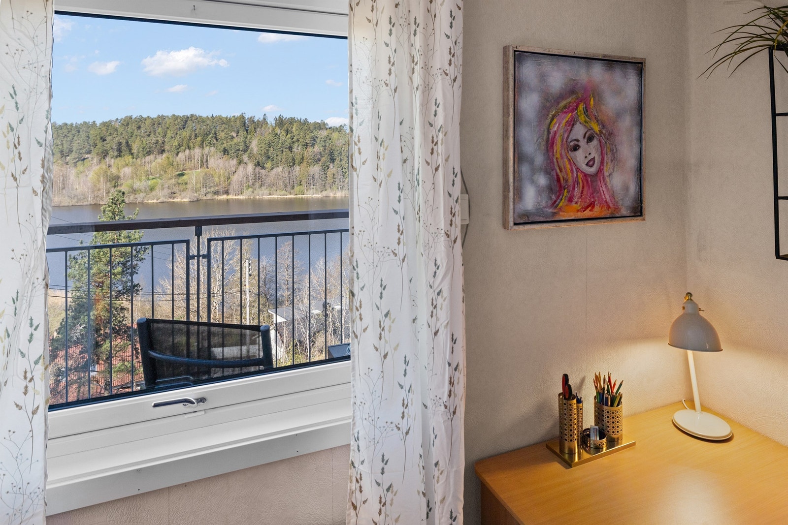 Se utsikten fra soverommet Galleribilde