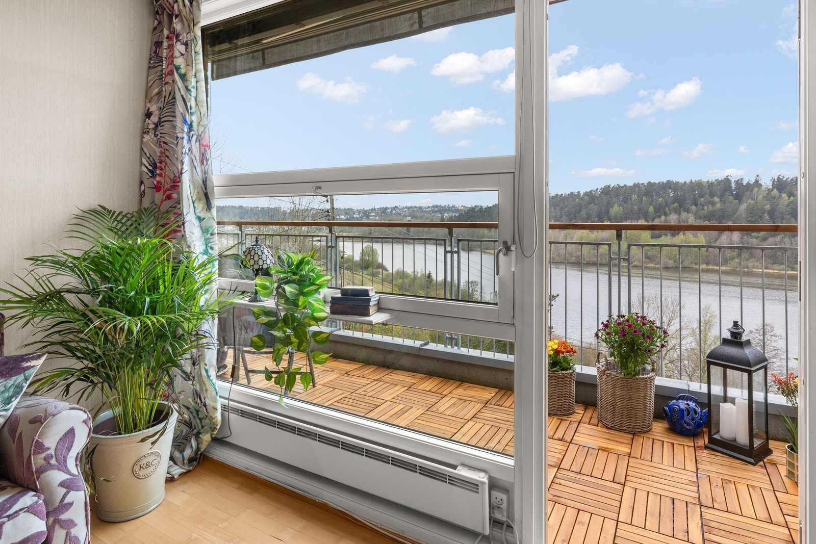 Her fra stuevinduet Galleribilde