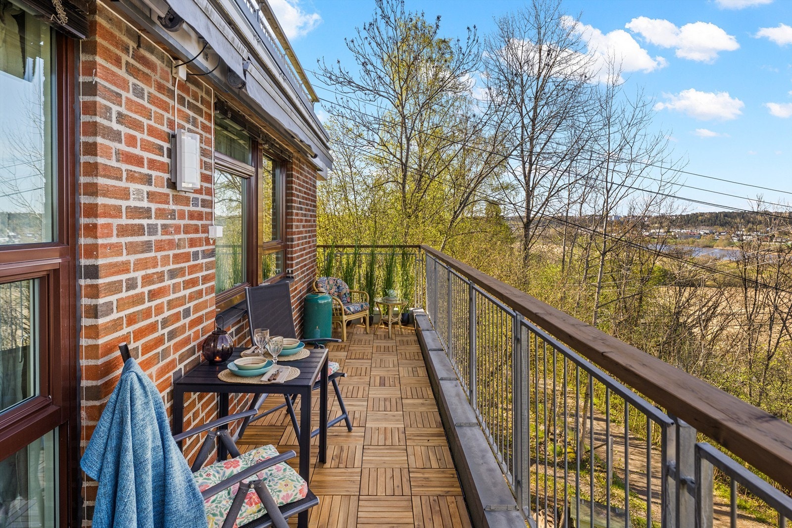 Usjenert, vestvendt og solrikt Galleribilde