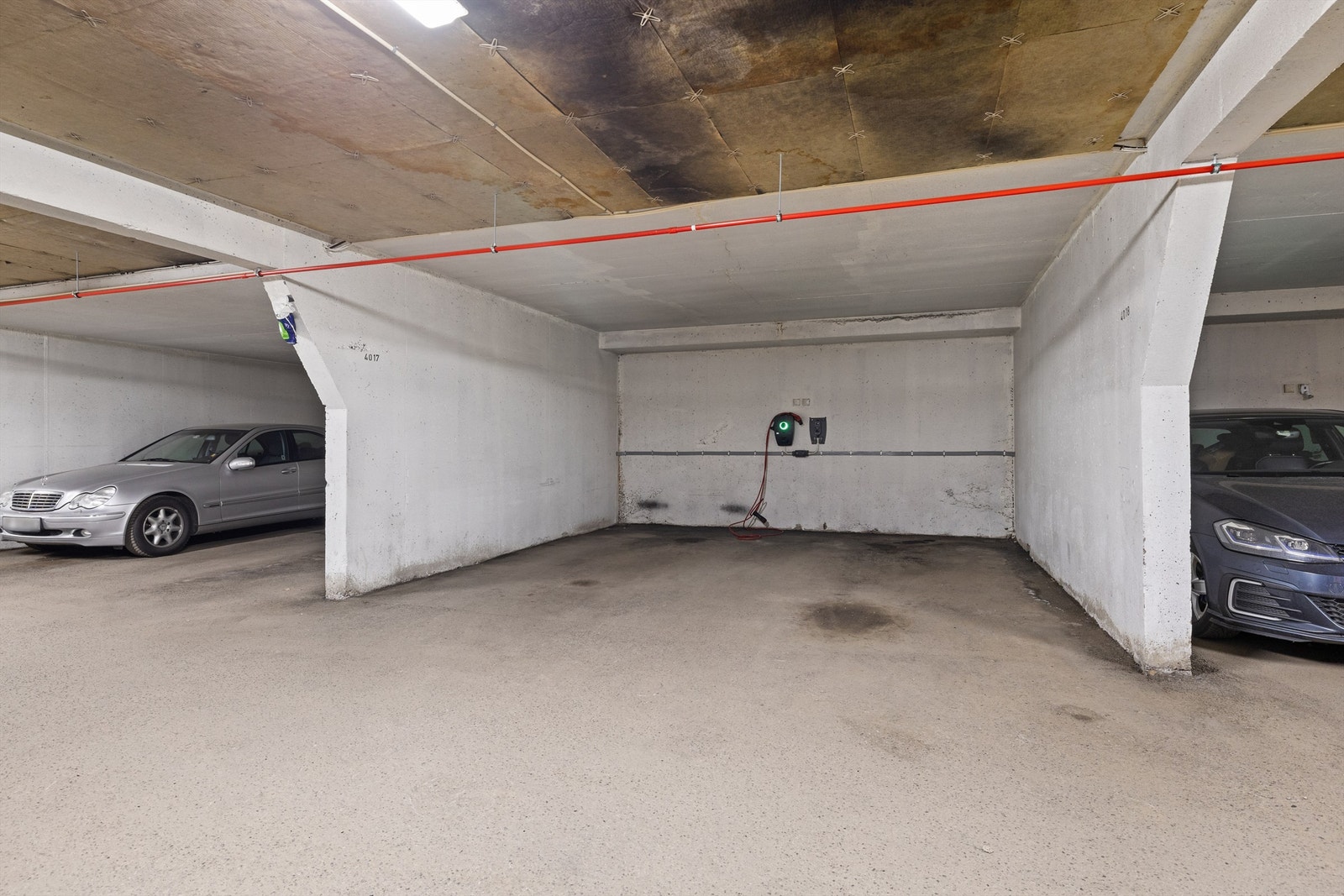 Garasjeplass Galleribilde