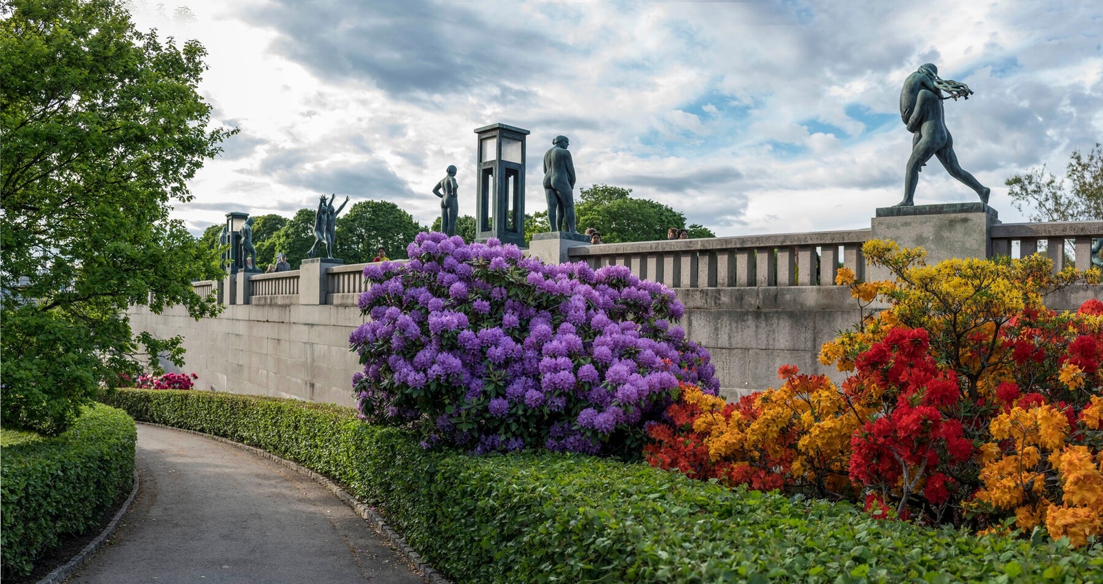 Frognerparken i full blomst. Galleribilde