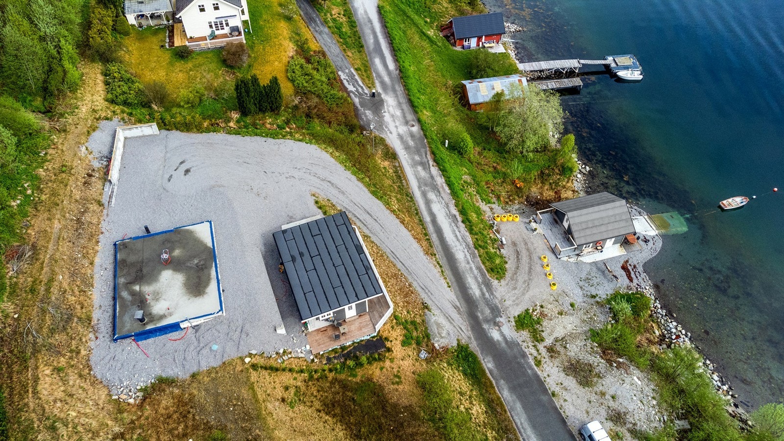Eiendommen sett fra lufta Galleribilde