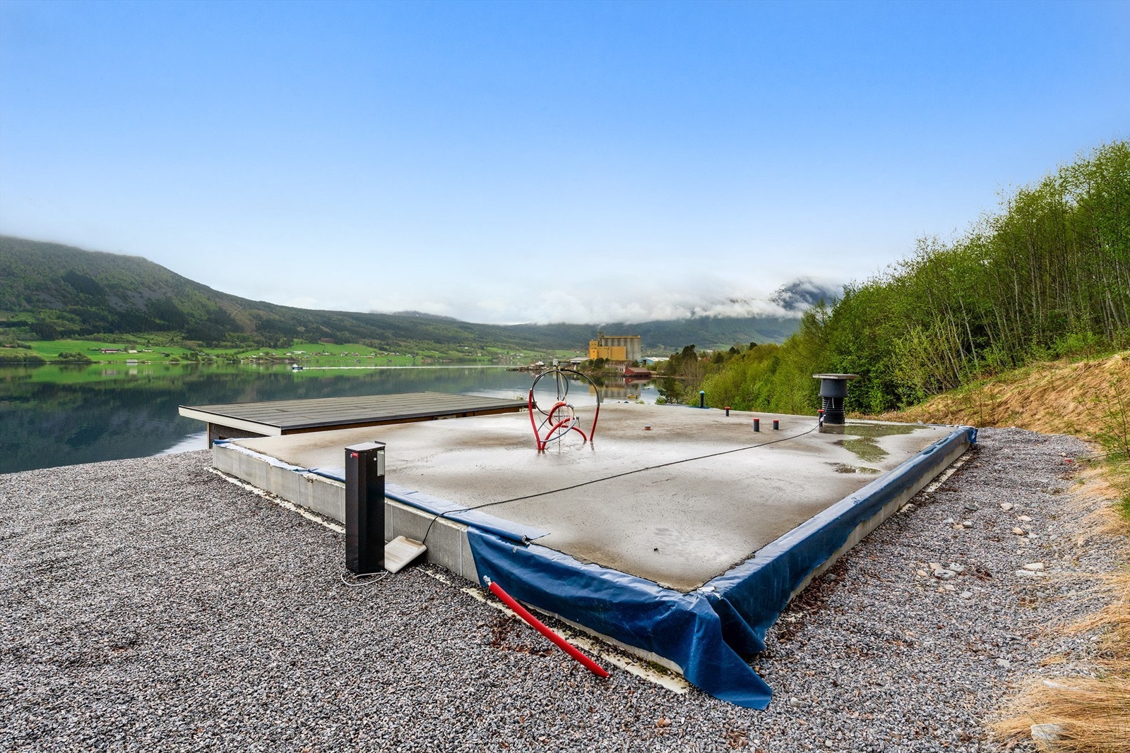 Det er støpt ringmur og plate til planlagt enebolig Galleribilde