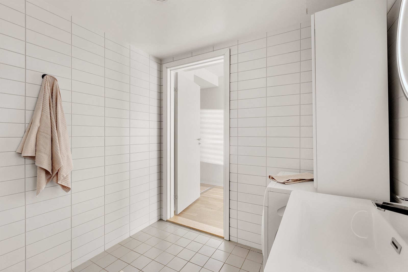 Adkomst til badet fra entrèen. Galleribilde