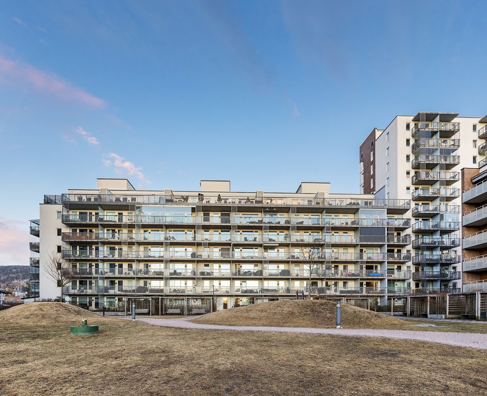 Leiligheten ligger i et godt etablert bo-område i populære Grefsen Stasjonsby Galleribilde