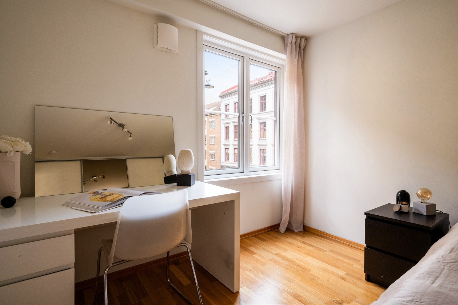 Plass til hjemmekontor eller ekstra oppbevaringsløsninger. Galleribilde