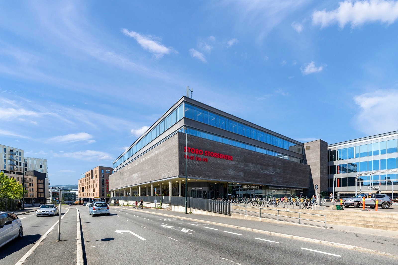 - Storo Storsenter med over 140 butikker - Galleribilde