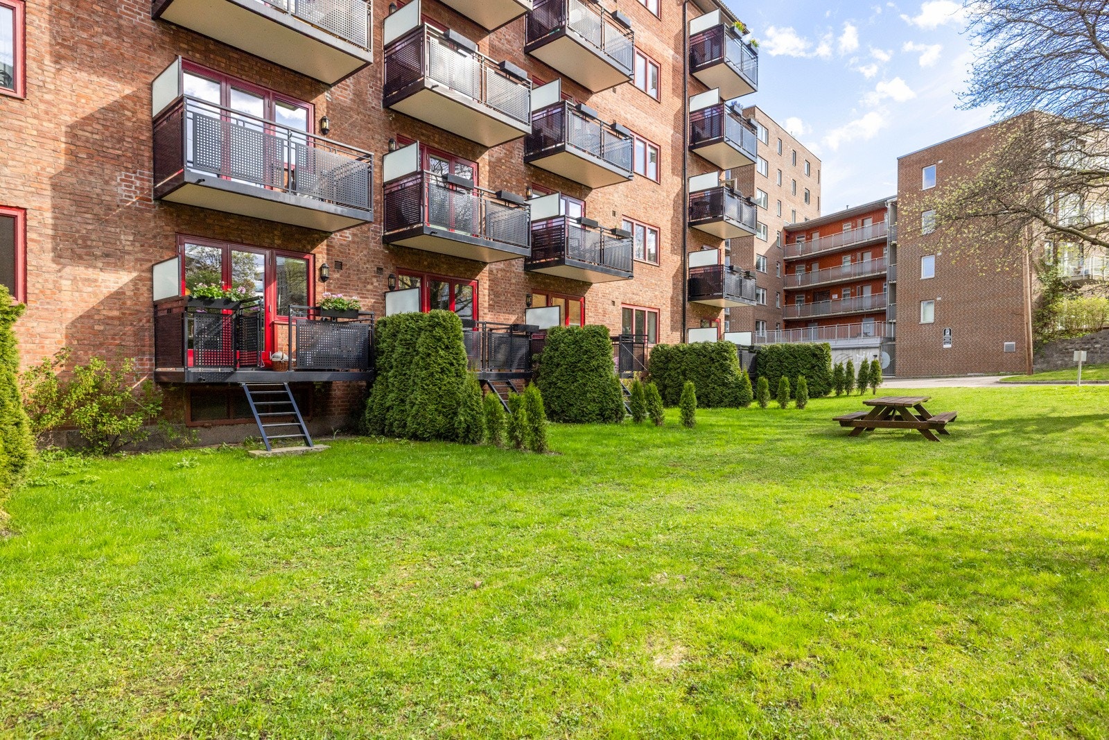- Fra balkongen er det kort vei til grønne og behagelige områder - Galleribilde