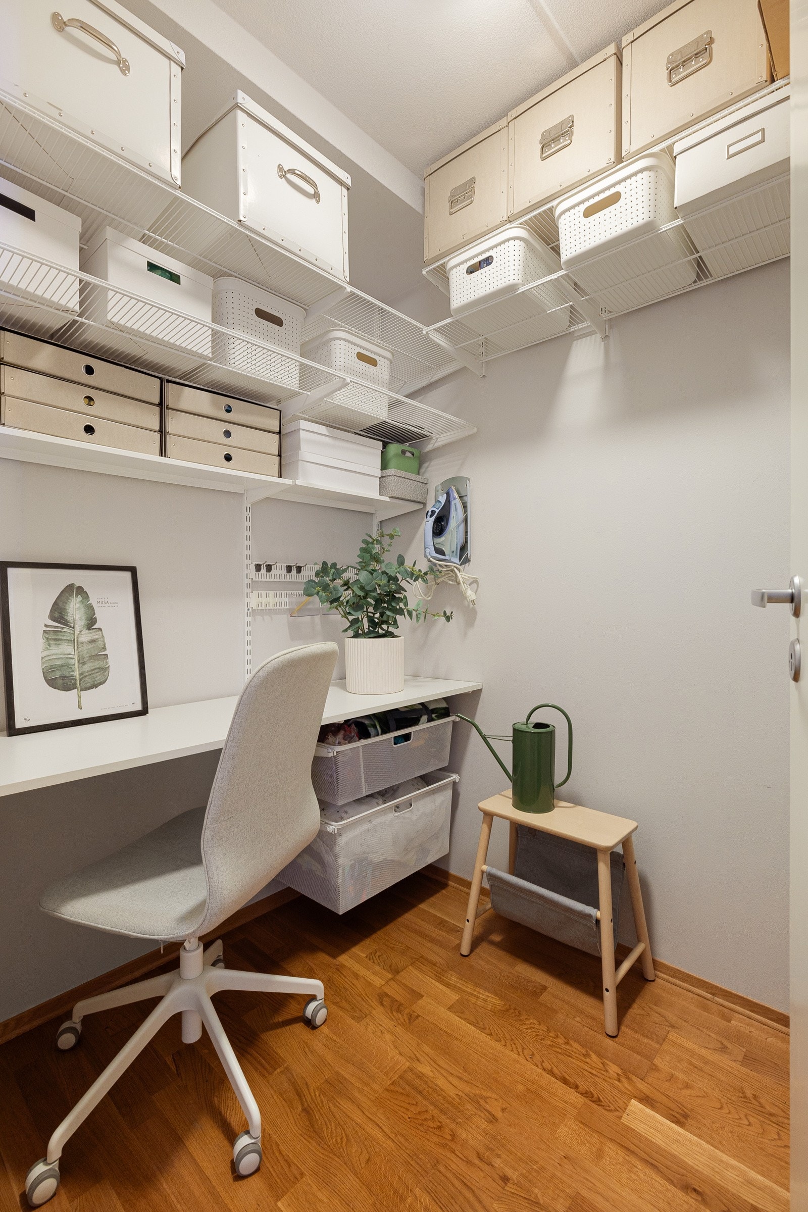 Intern bod med gode muligheter for oppbevaring eller annen innredning - alt etter eget behov. Galleribilde