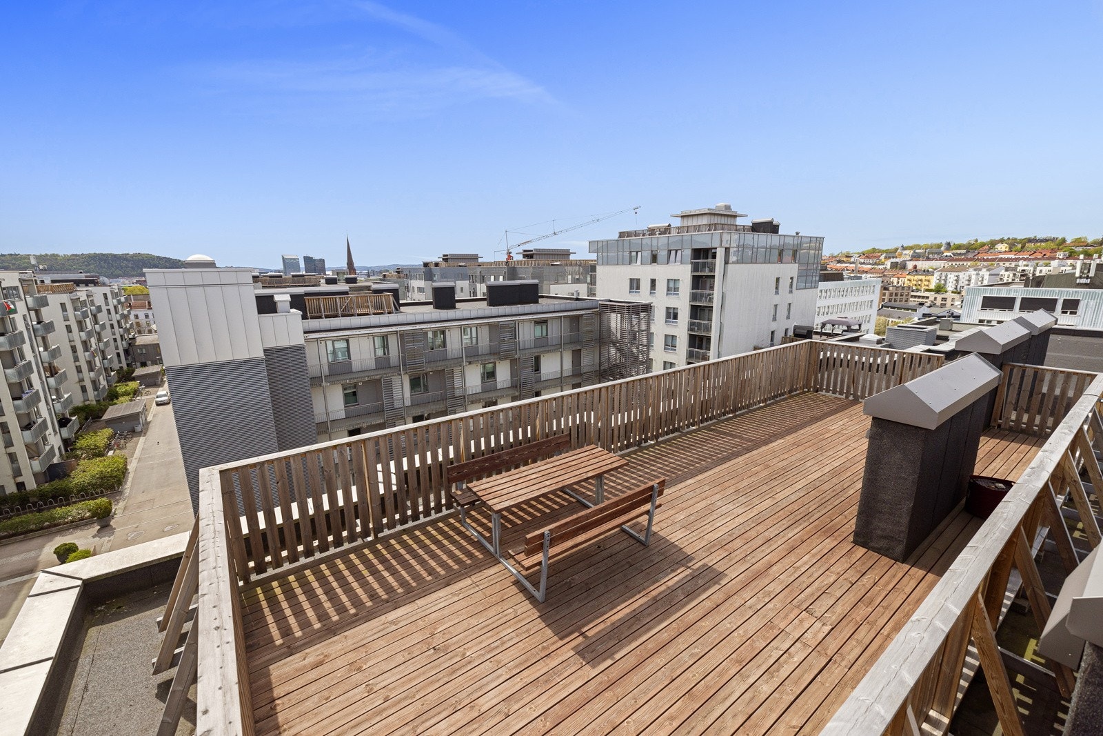 Adkomst til felles takterrasse med fantastisk utsikt og gode solforhold. Galleribilde