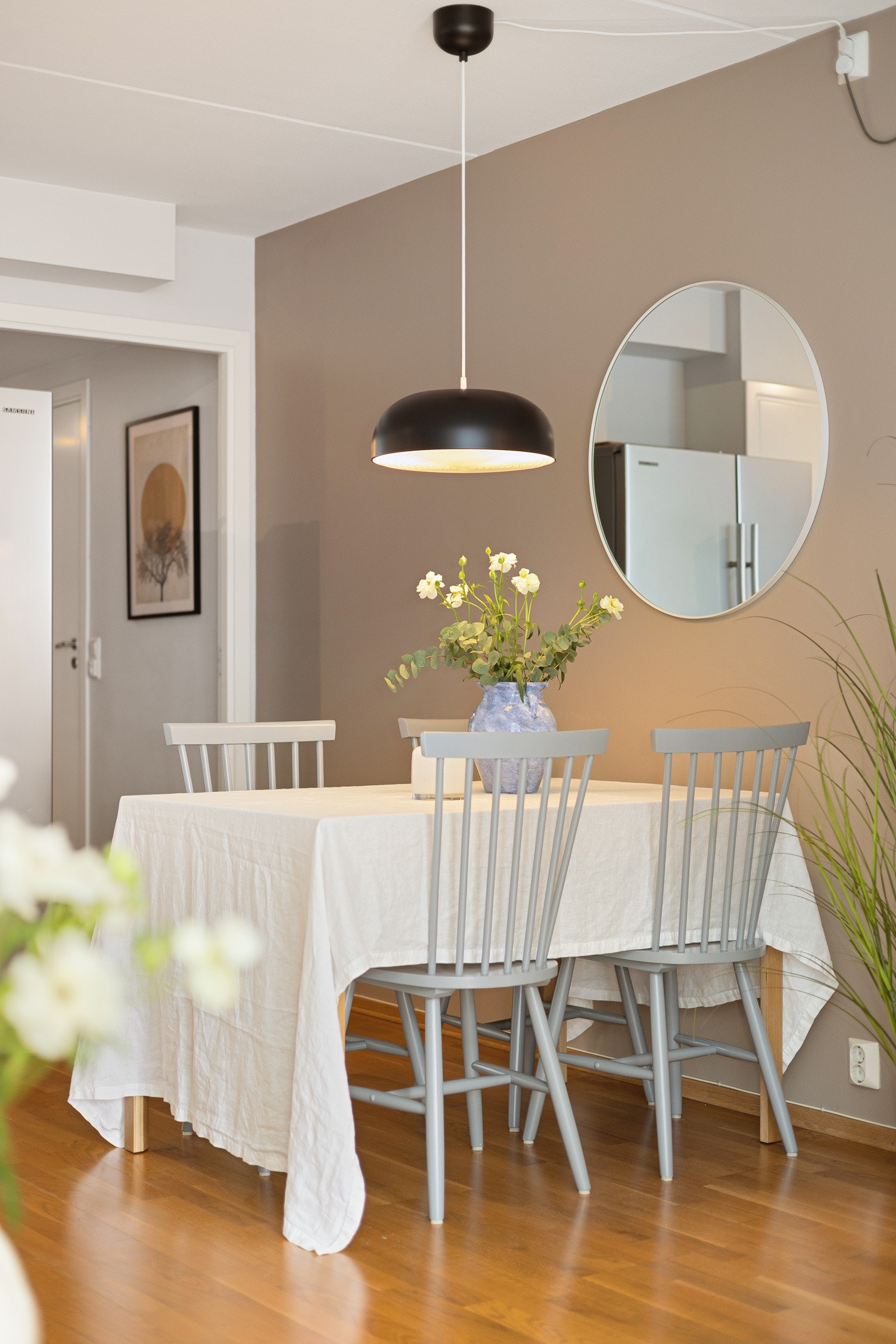 God plass til å be inn til hyggelig middagsselskaper. Galleribilde