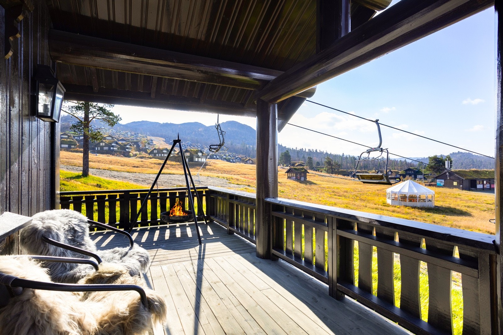 Veranda med sol fra tidlig morgen til sent på kveld Galleribilde