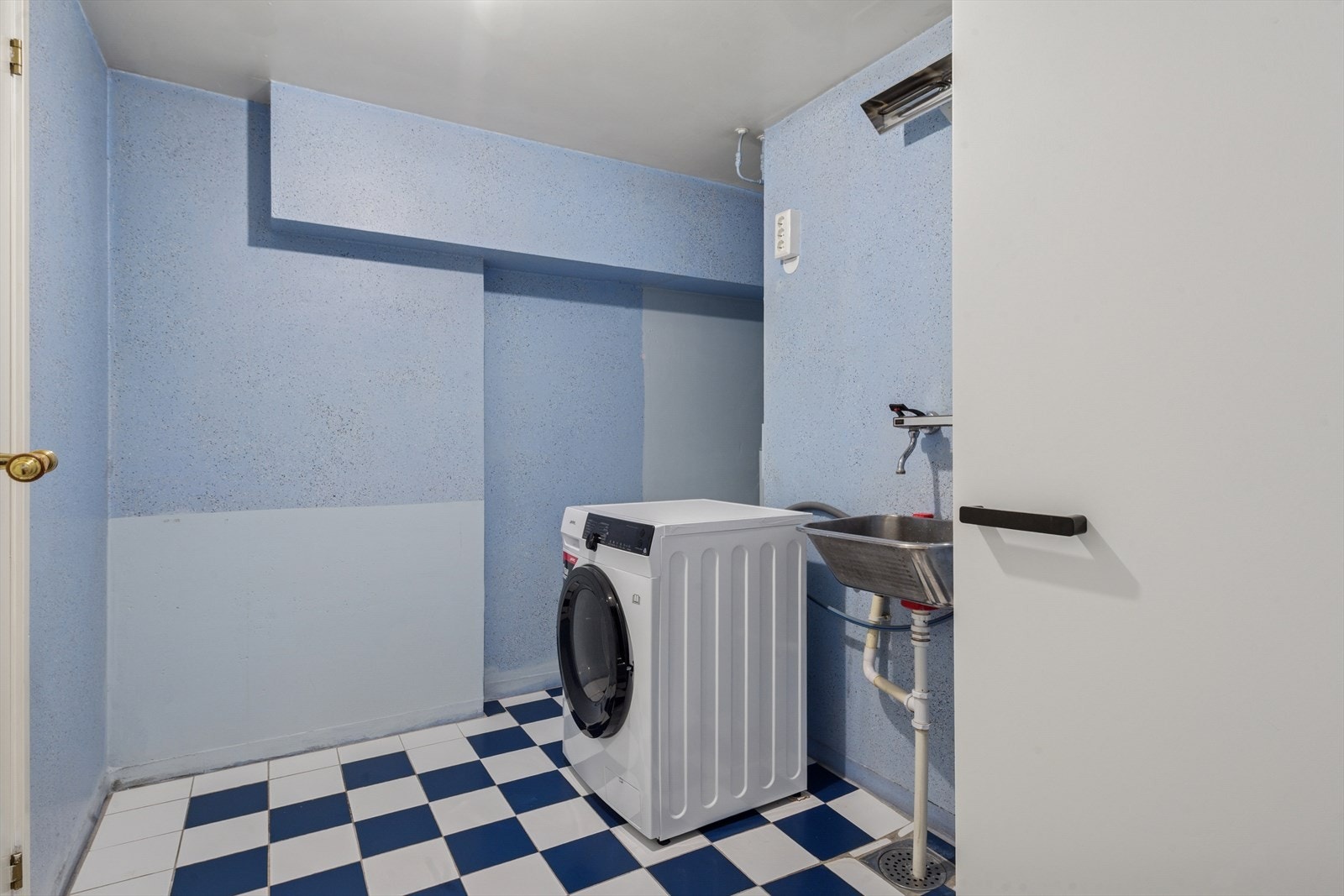 Vaskerom. Galleribilde