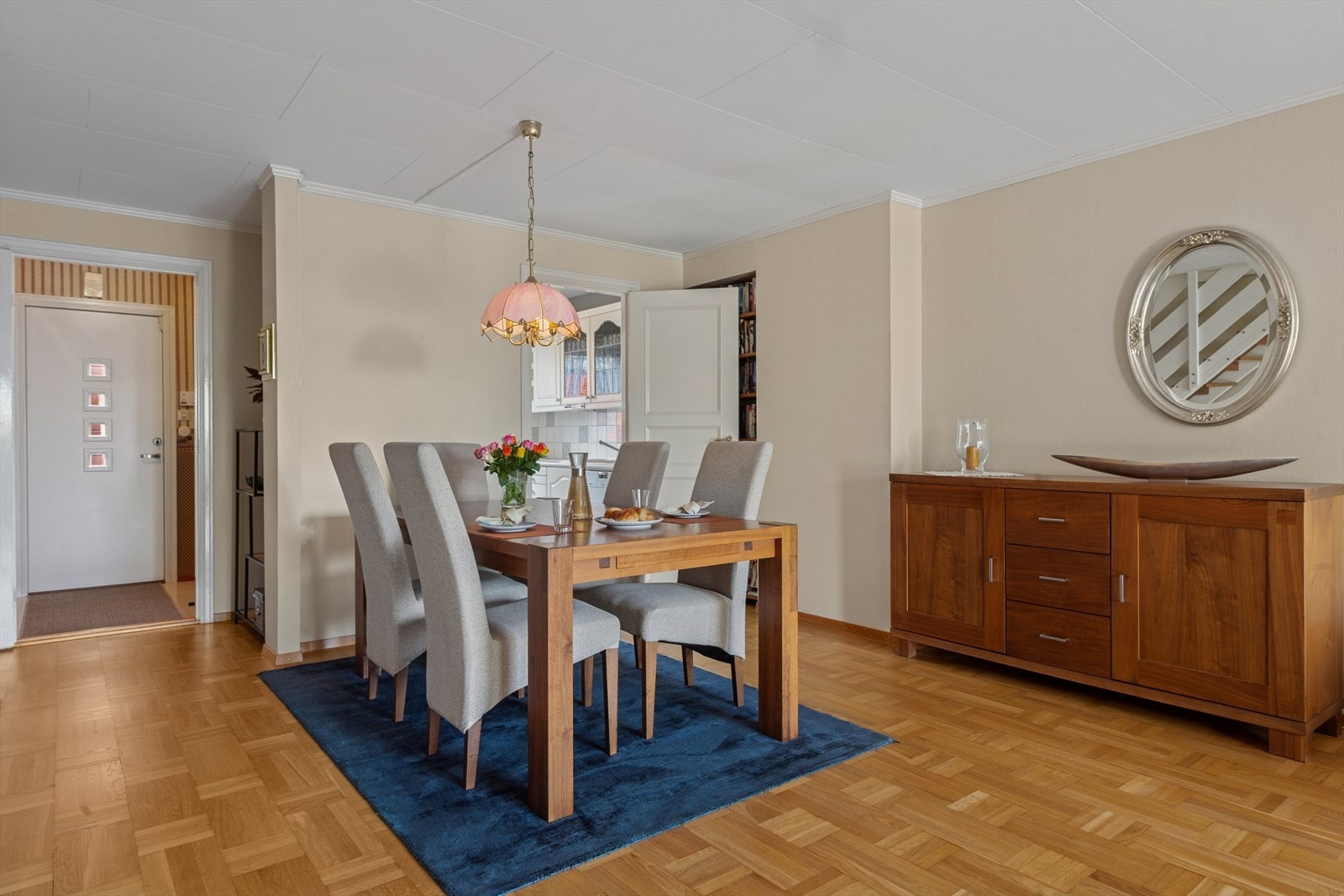 Spisestue. Galleribilde