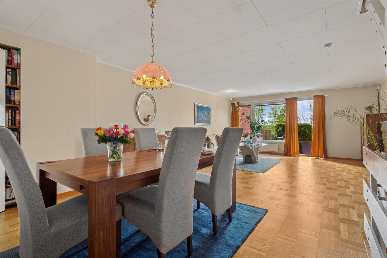 Spisestue. Galleribilde