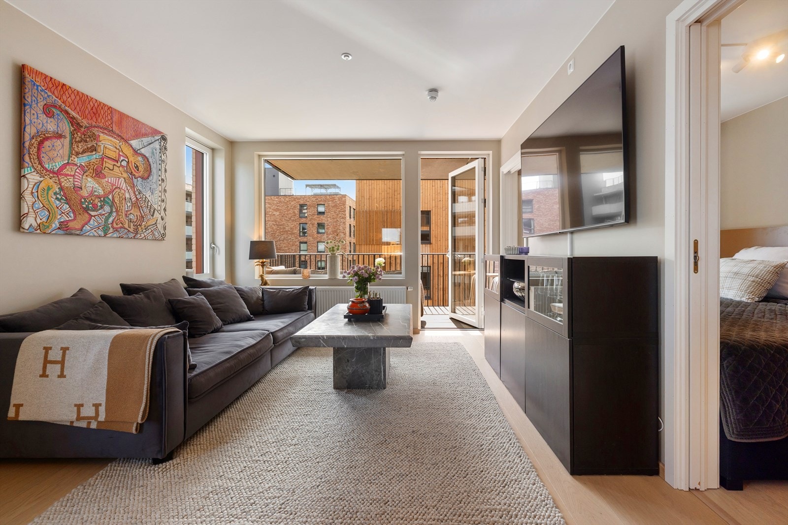 Her er det god plass til sofa og tilhørende møblement. Galleribilde