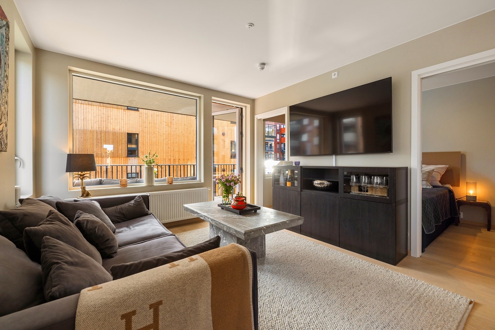 Det er også to skyvedører inn til hovedsoverommet. Galleribilde