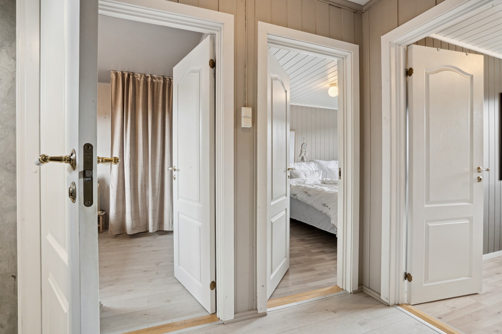 Man finner alle soverommene i husets andre etasje. Galleribilde