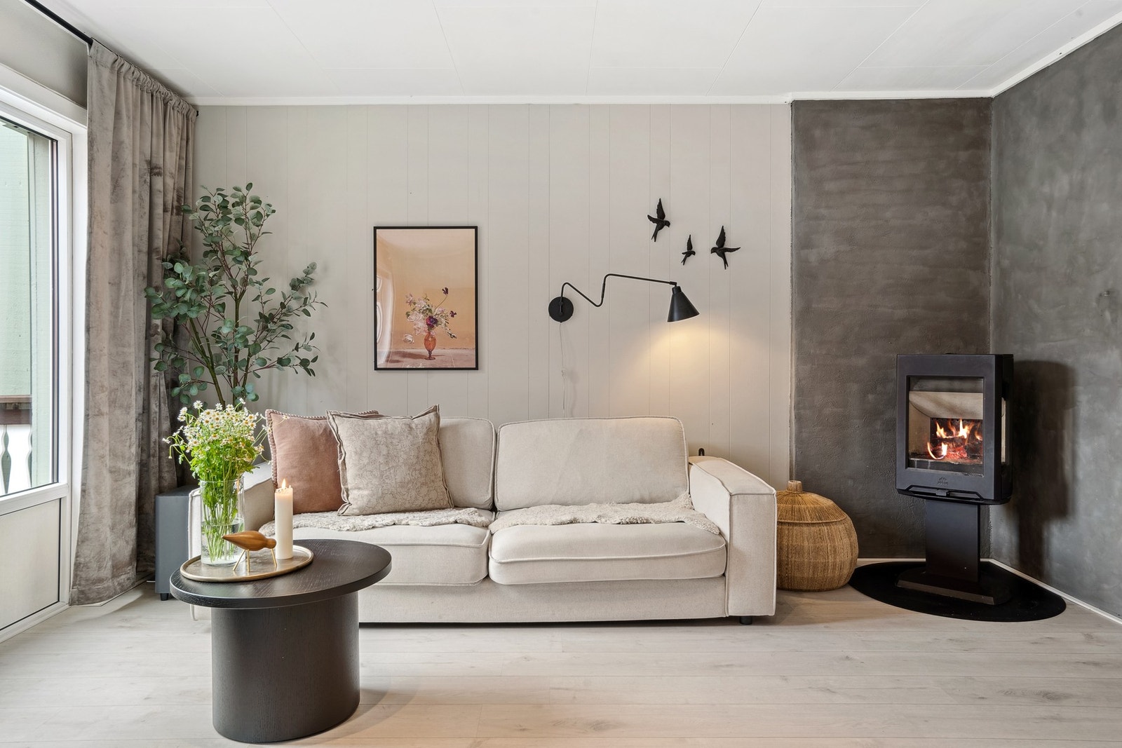 Innholdsrik og pen andel i rekkehus. 3 soverom. Barnevennlig. Populært borrettslag Galleribilde