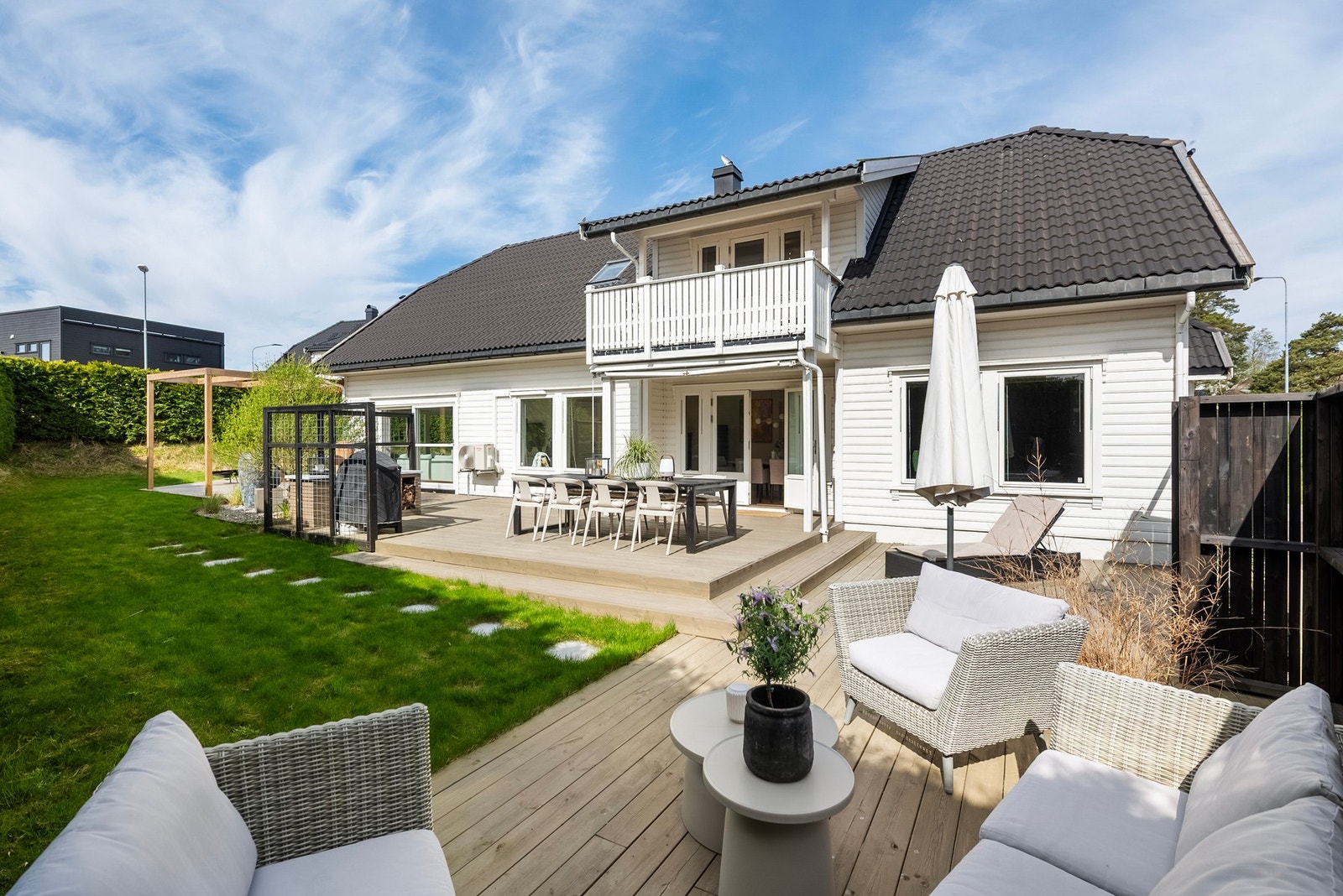 EIE eiendomsmegling ønsker velkommen til Skaustranda 11! Galleribilde