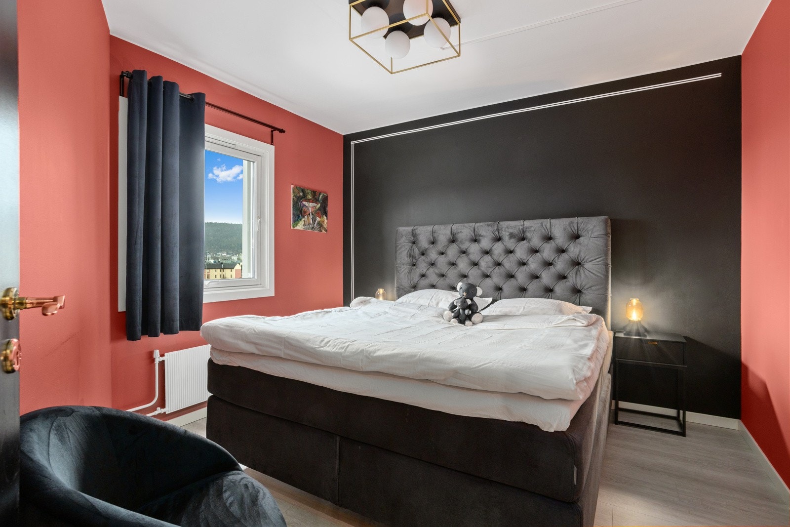 Soverom med vestvendt vindu. Galleribilde