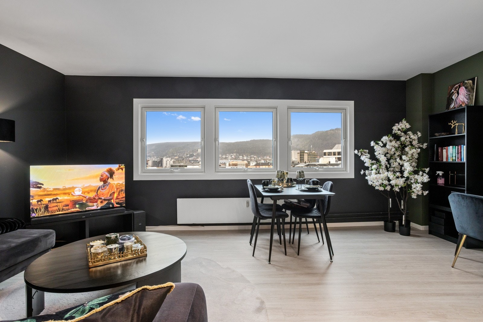 Leiligheten varmes opp via radiatorer i stue og på soverom. Galleribilde