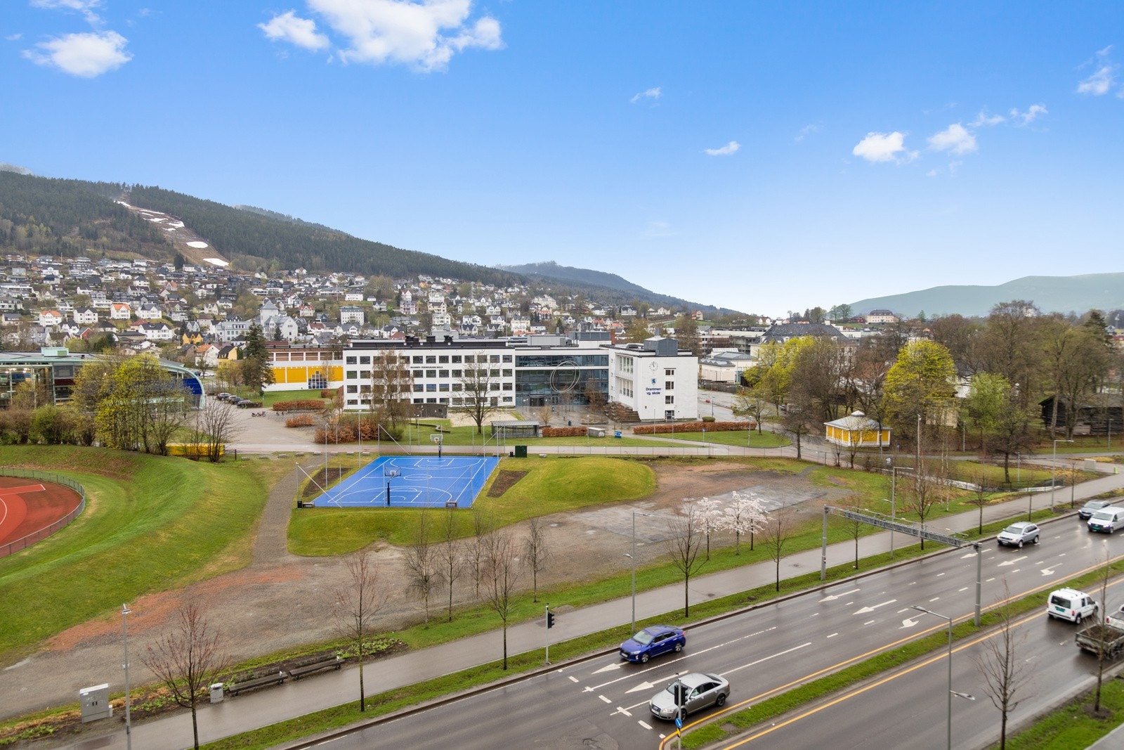 Basketballbane, Drammen videregående skole og museumsparken. Galleribilde