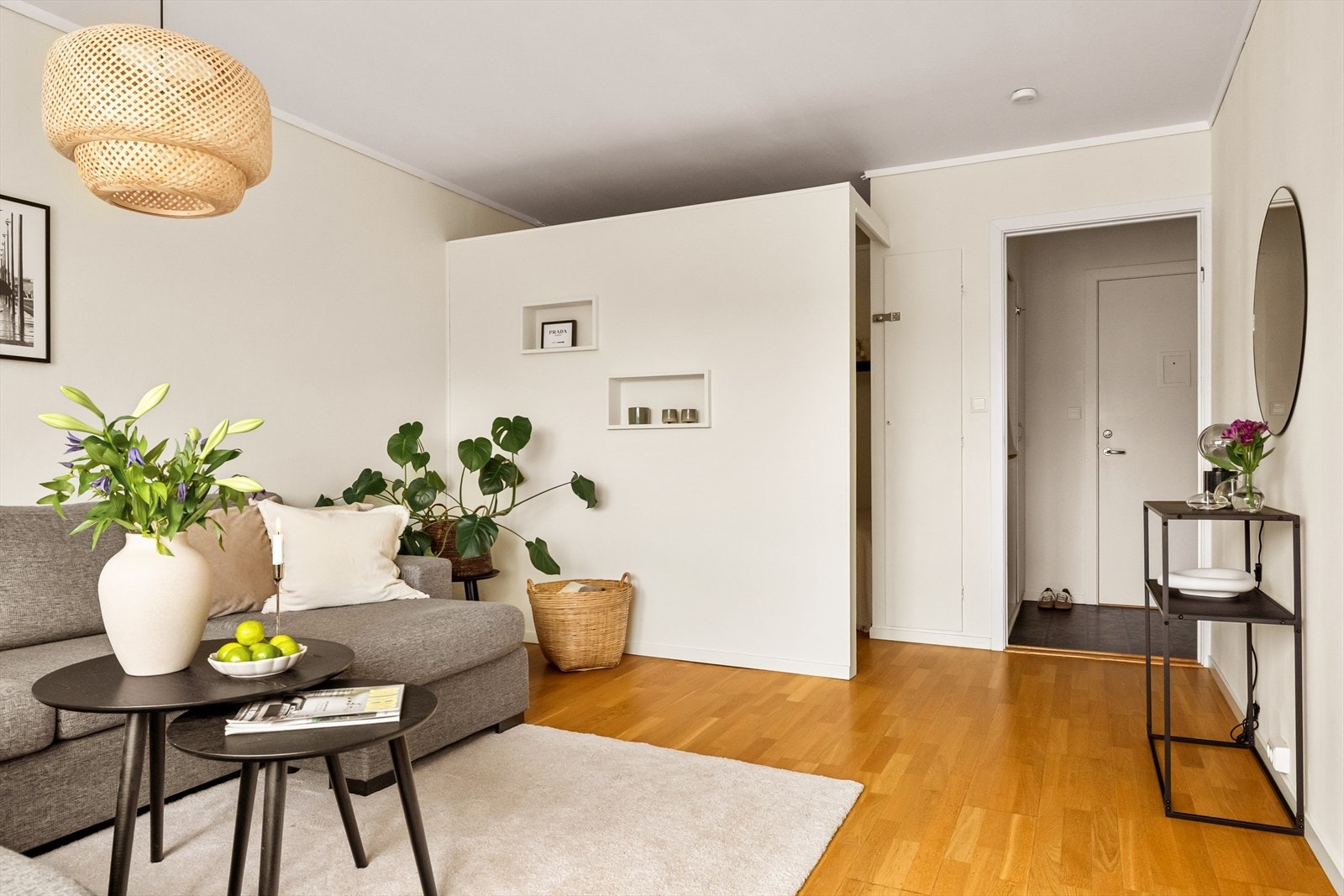 Det er satt opp en vegg mot sovealkoven i senere tid. Ikke søknadspliktig. Galleribilde