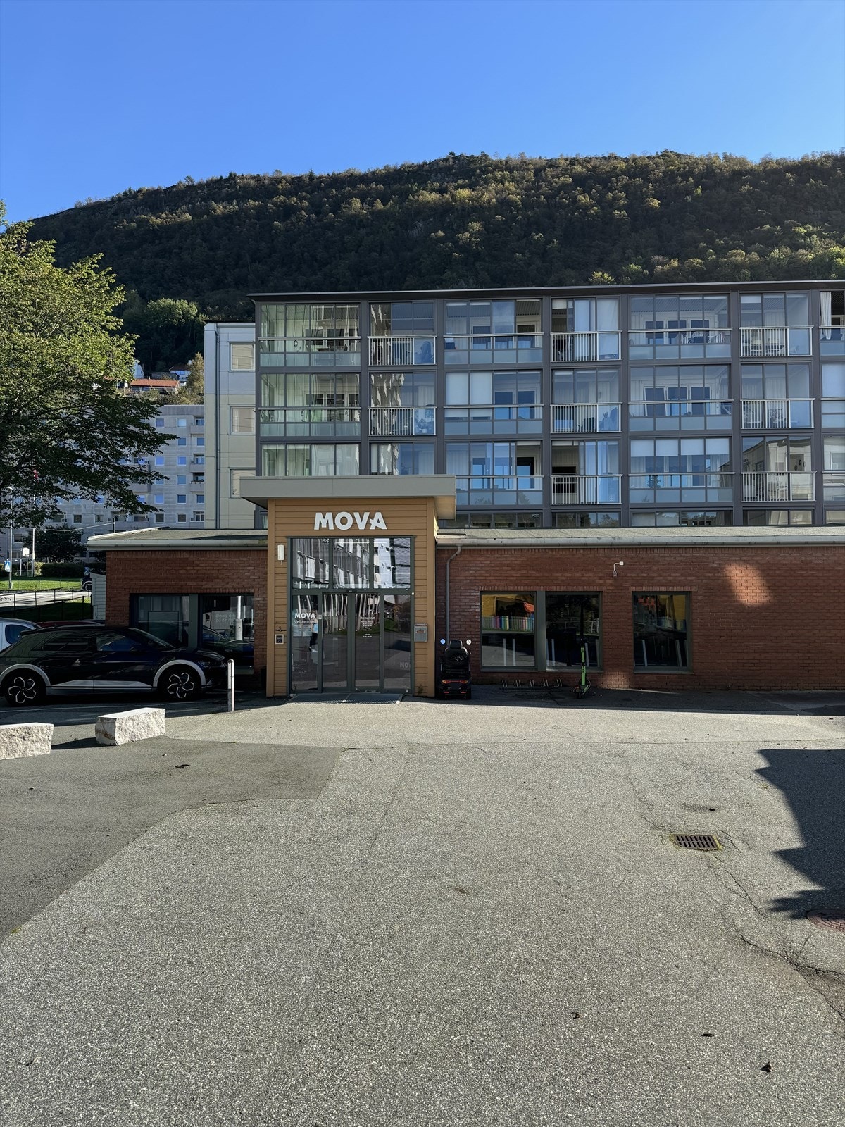 Nytt treningssenter Mova ligger 5 minutter unna leiligheten. Galleribilde