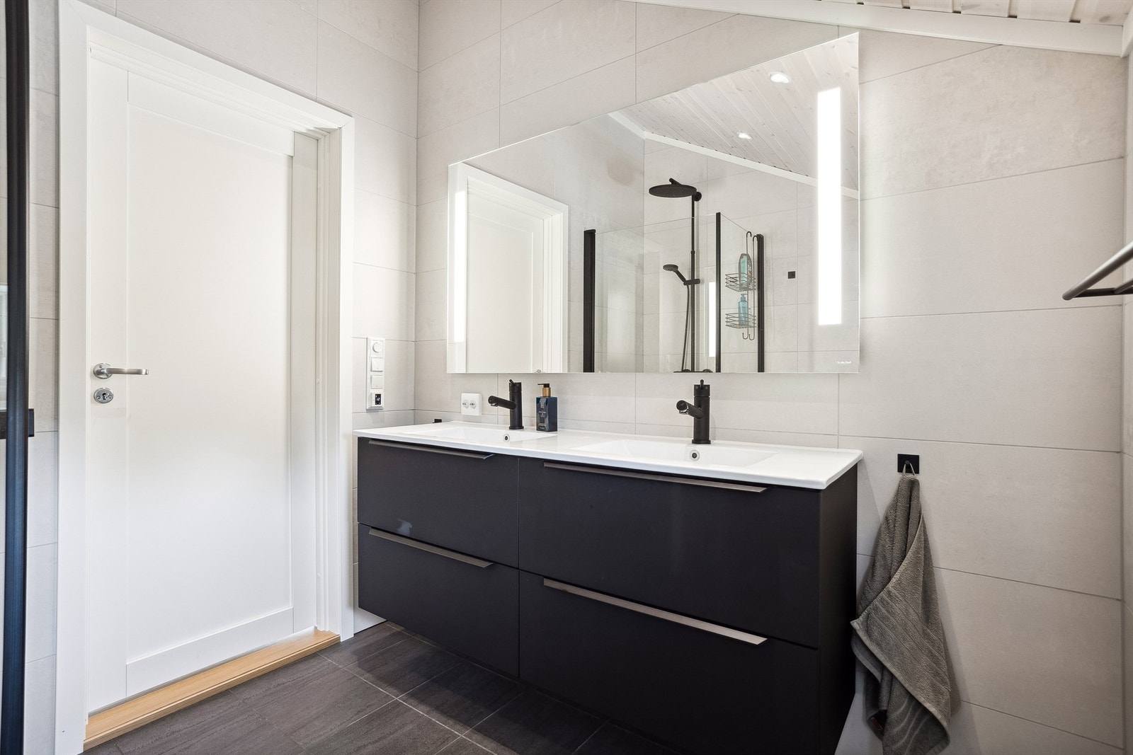 Bad 2. etasje Galleribilde