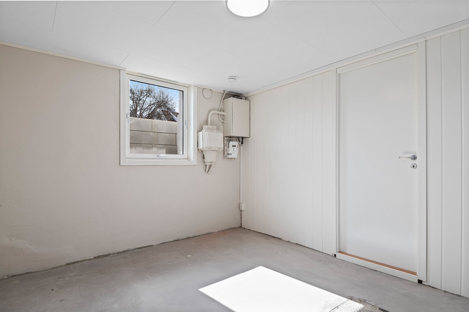 Deler av vinduene i kjelleren er byttet i 2021 og 2022, disse er vurdert til TG1 av takstmann. Galleribilde