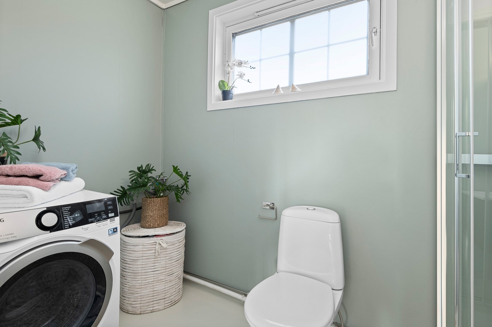 De siste årene er det foretatt rørfornying i deler av boligen. Nye vannrør er vurdert til TG1 av takstmann. Galleribilde