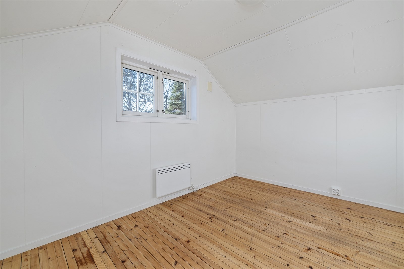 Soverom på loftsetg. Galleribilde