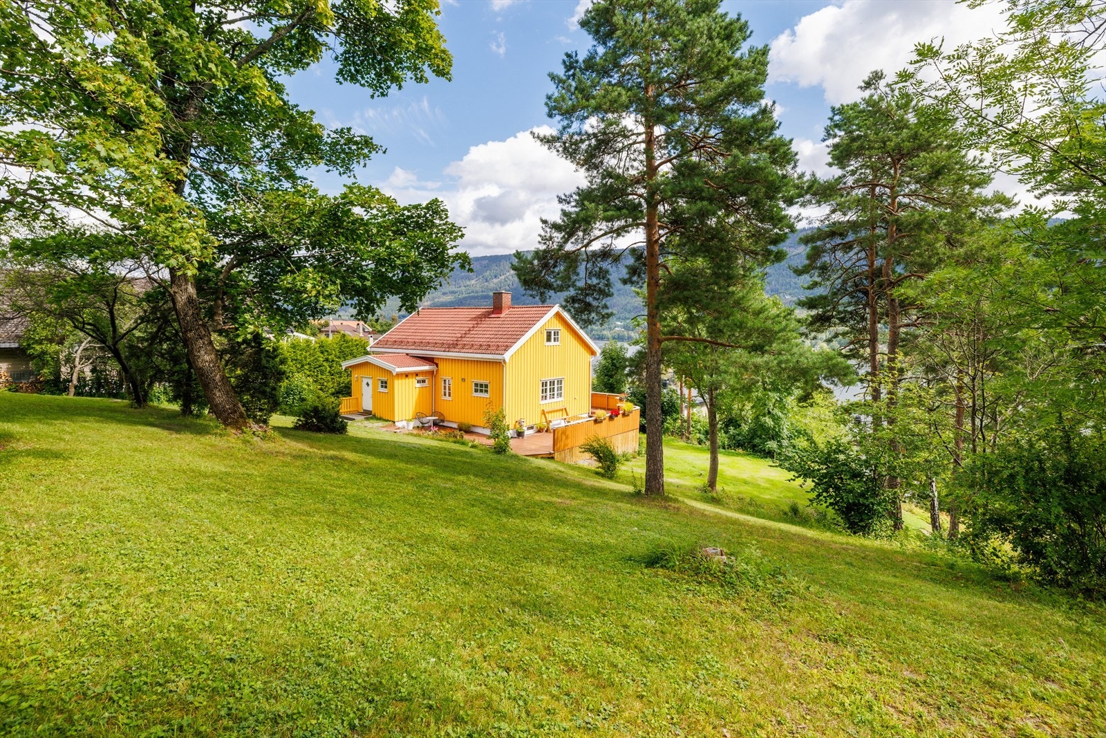 En eiendom på 4,1 mål tomt med muligheter Galleribilde