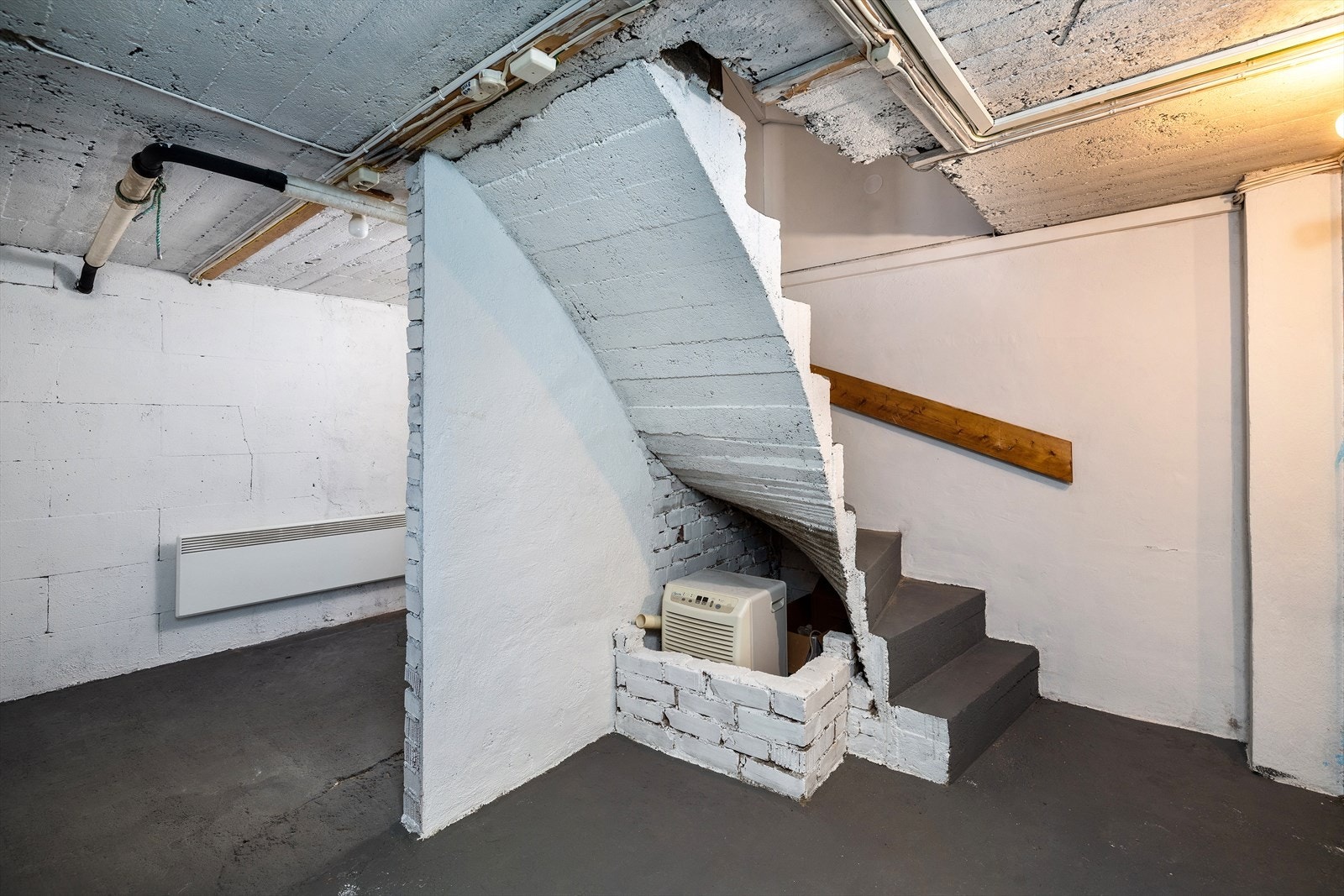 Trappegang i kjelleren Galleribilde