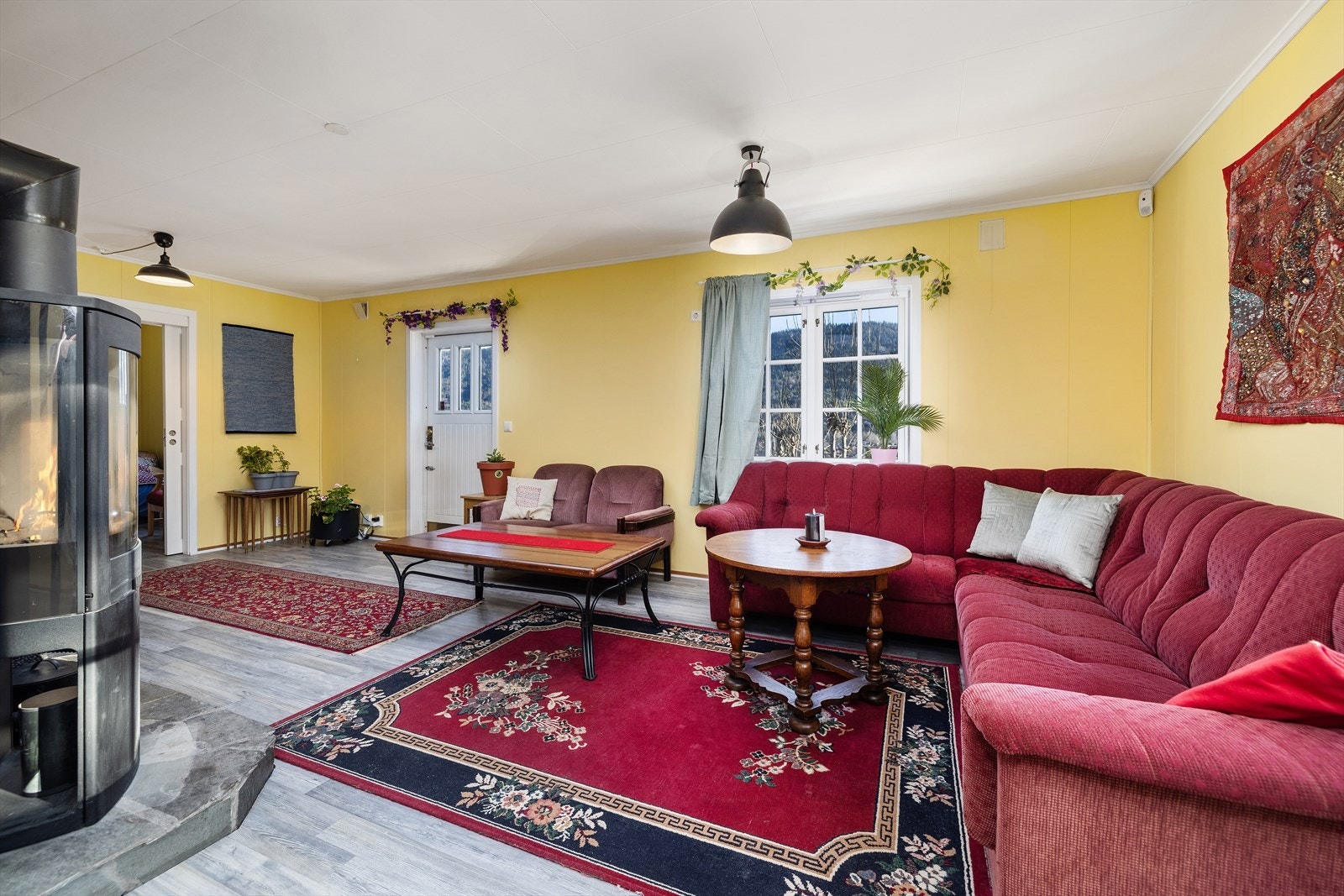 Stue med peisovn Galleribilde