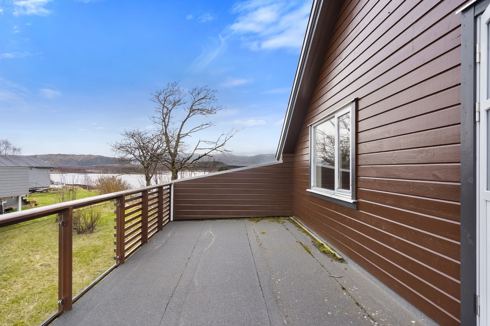 Altan er på ca. 24m². Galleribilde