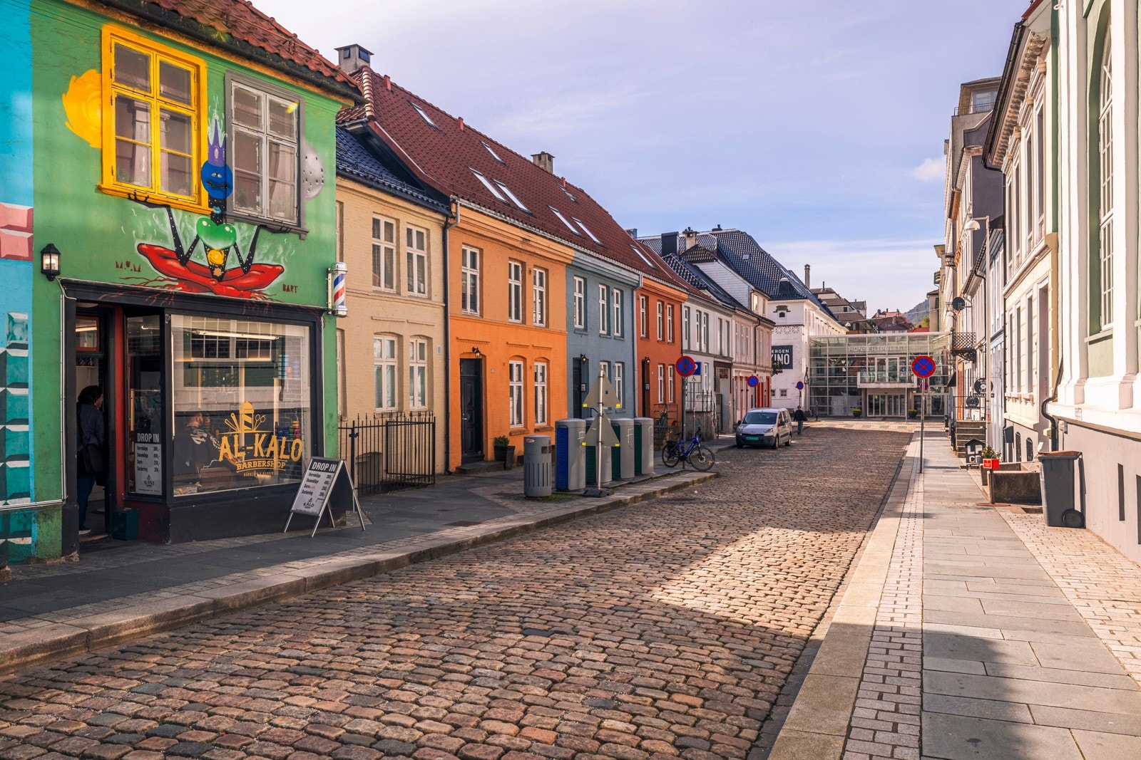 - Leiligheten ligger sentralt i Bergen sentrum, men samtidig tilbaketrukket fra bystøyen - Galleribilde