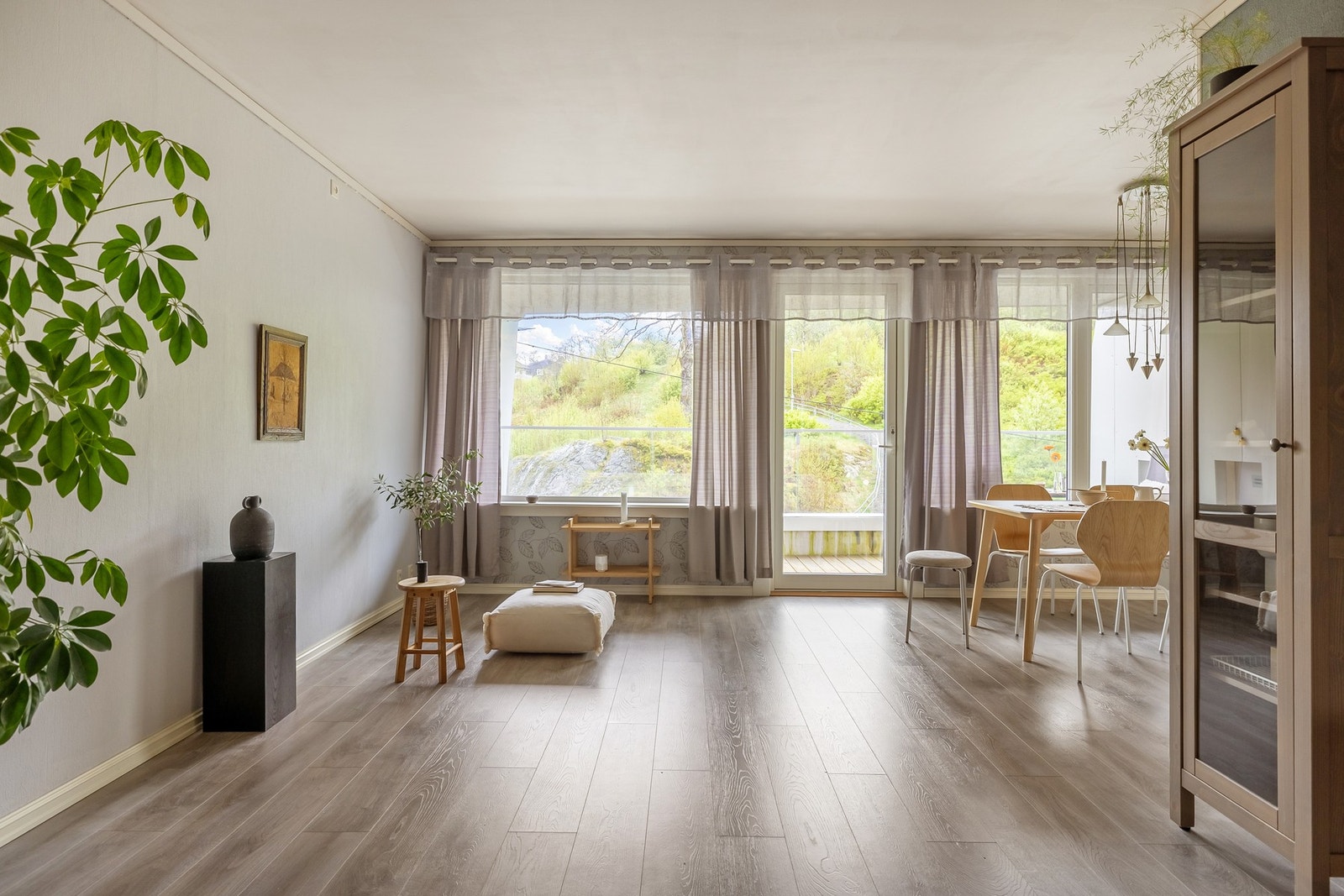 Elvenesvegen 52 presenteres av EIE eiendomsmegling ved Marius Undheim Helvik og Gustav Brevik-Olsen Galleribilde