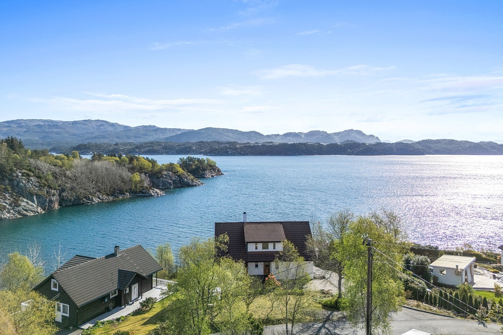 Flott beliggenhet med panoramautsikt mot sjø Galleribilde