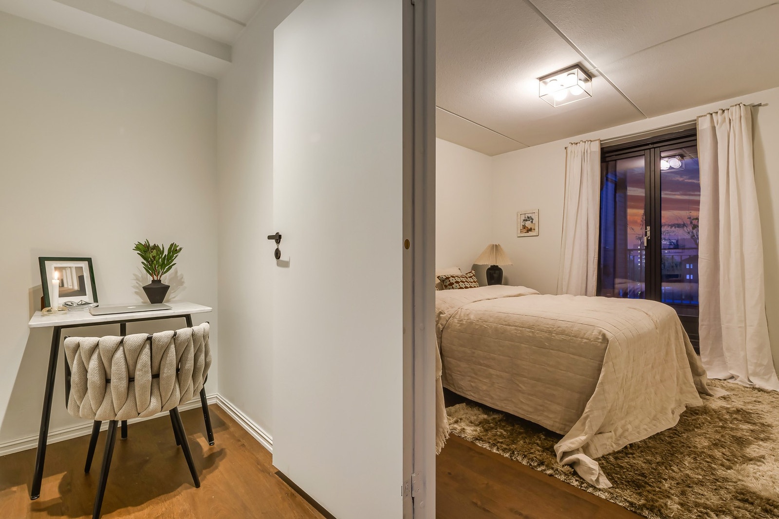 Fra stuen er det videre adkomst til hovedsoverommet. Galleribilde