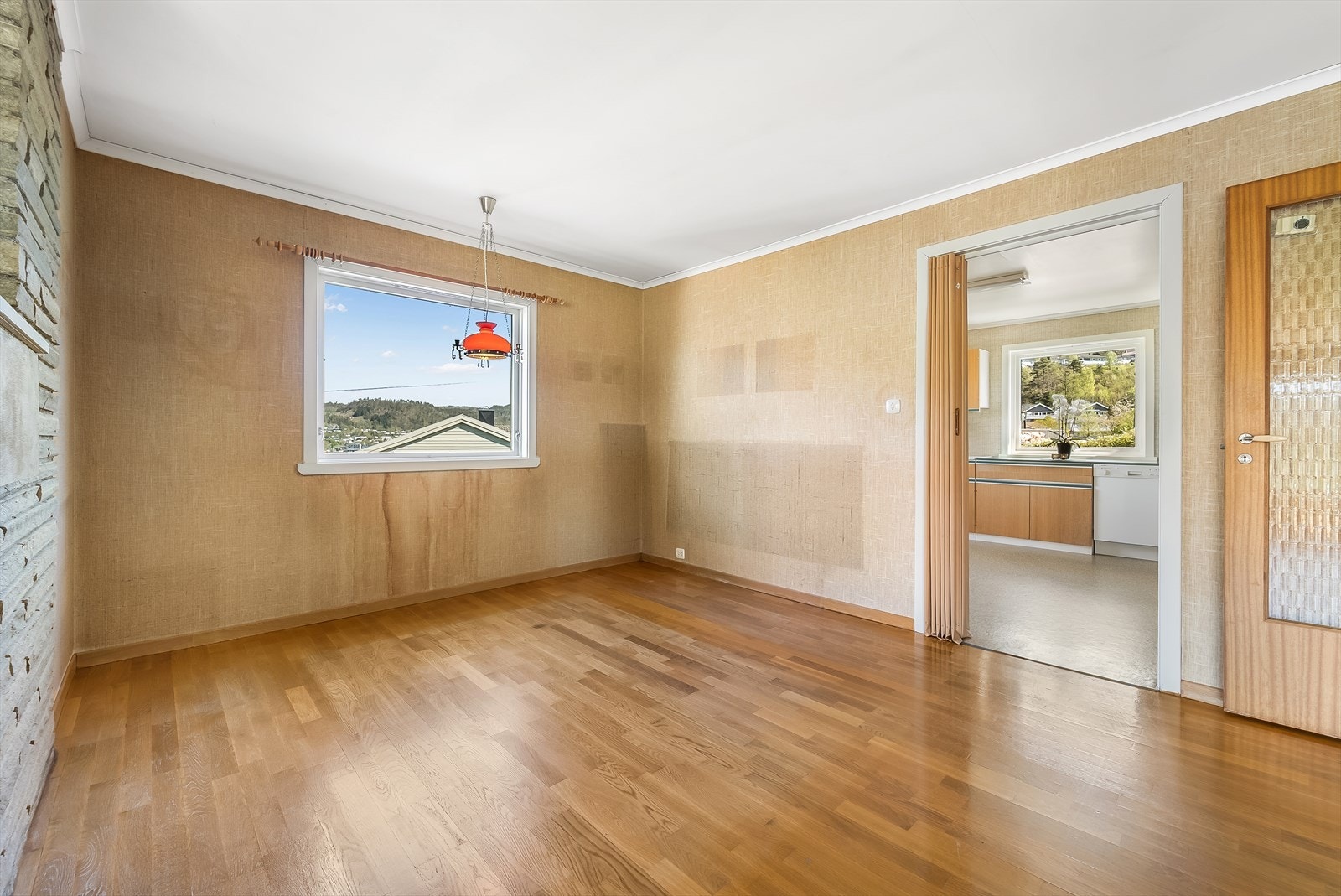 Del av stua som har vært benyttet til spisestue. Galleribilde