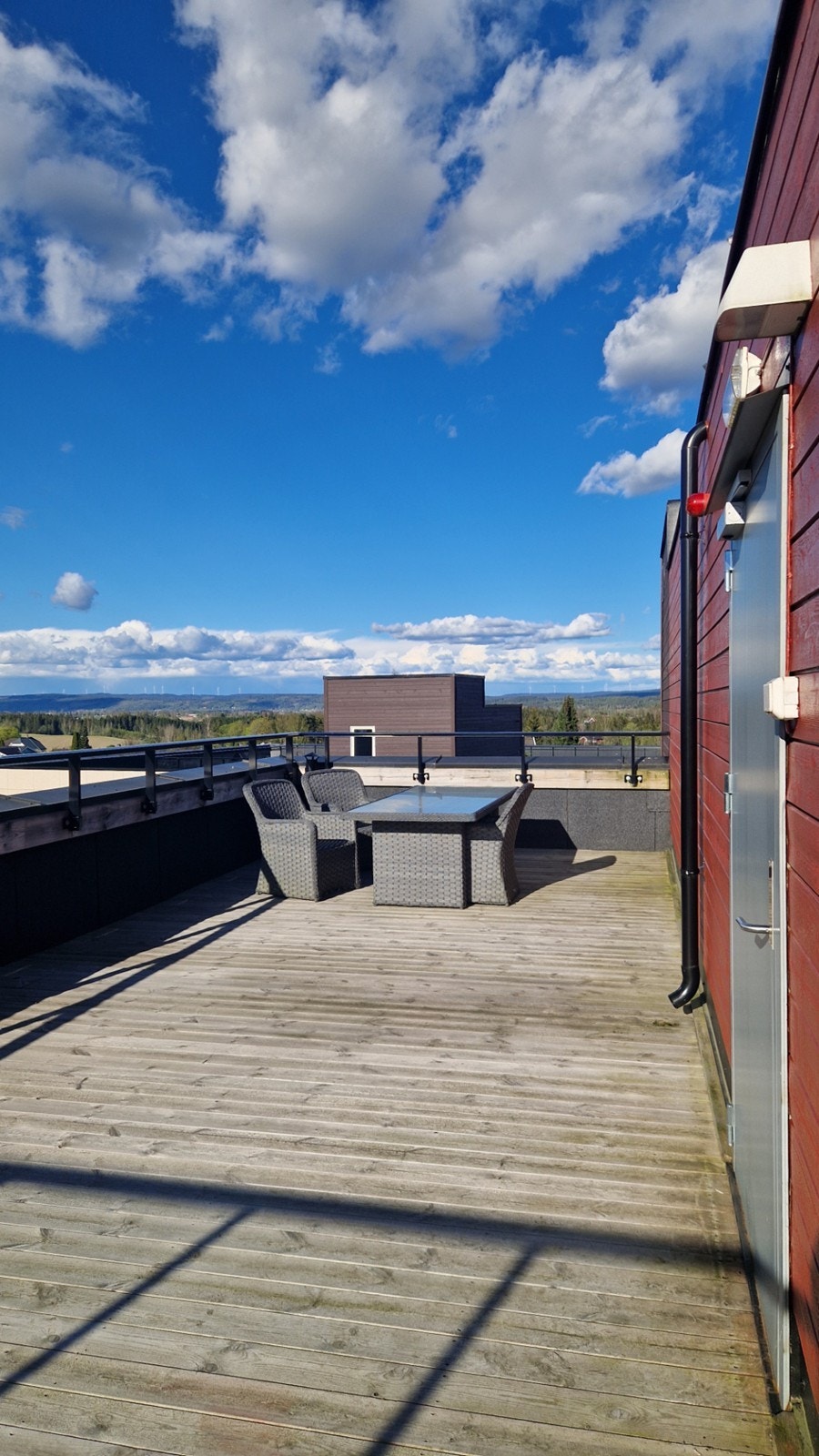 Det er tilgang til en fantastisk takterrasse med meget gode lysforhold. Privat bilde. Galleribilde